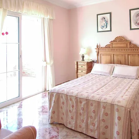 Mercedes Villa